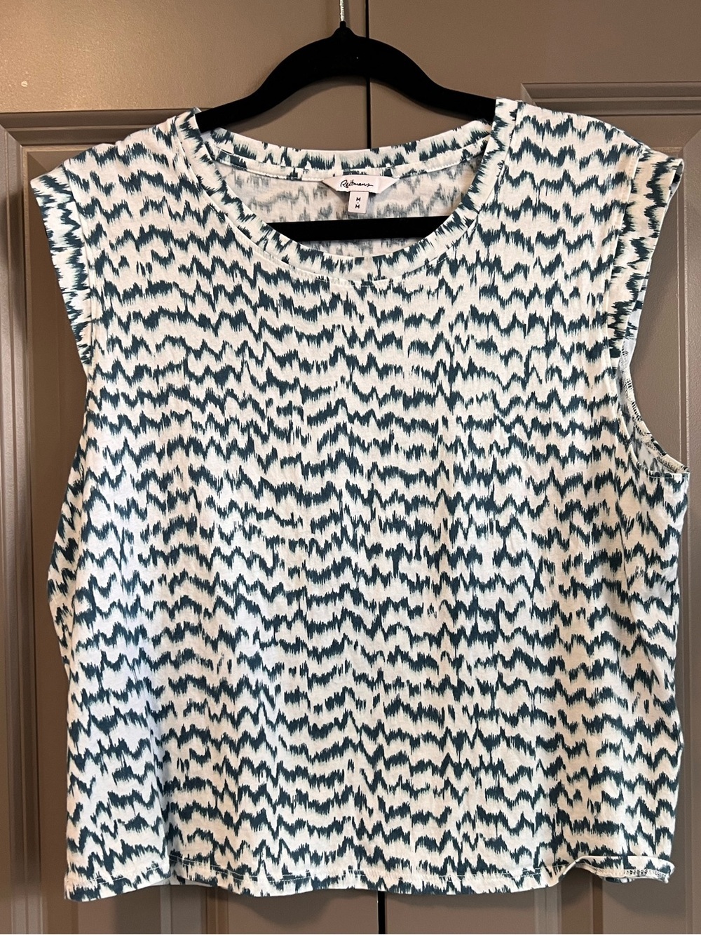 🌸3/$15 🌸Reitmans White and Teal Wave-Print Sleeveless Tank